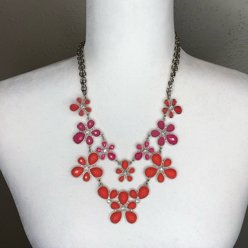 Nwt! Lydell NYC necklace floral statement necklace